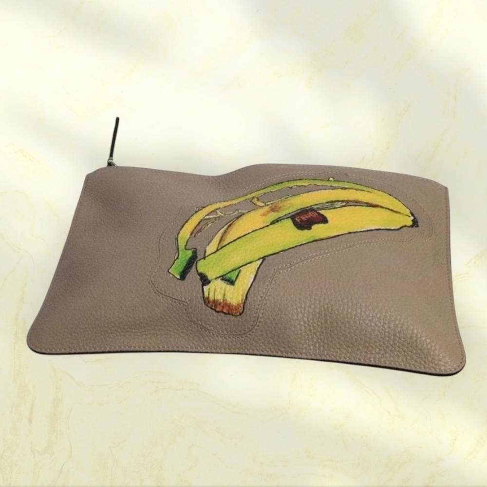 FENDI Banana Flat Leather Clutch Pouch Bag 2018 - Picture 4 of 7